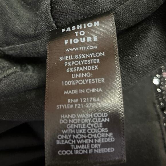 Fashion to Figure Leandra Black Puff Sleeve Metallic Sequin Ruched Crop Top Sz L - Picture 9 of 9